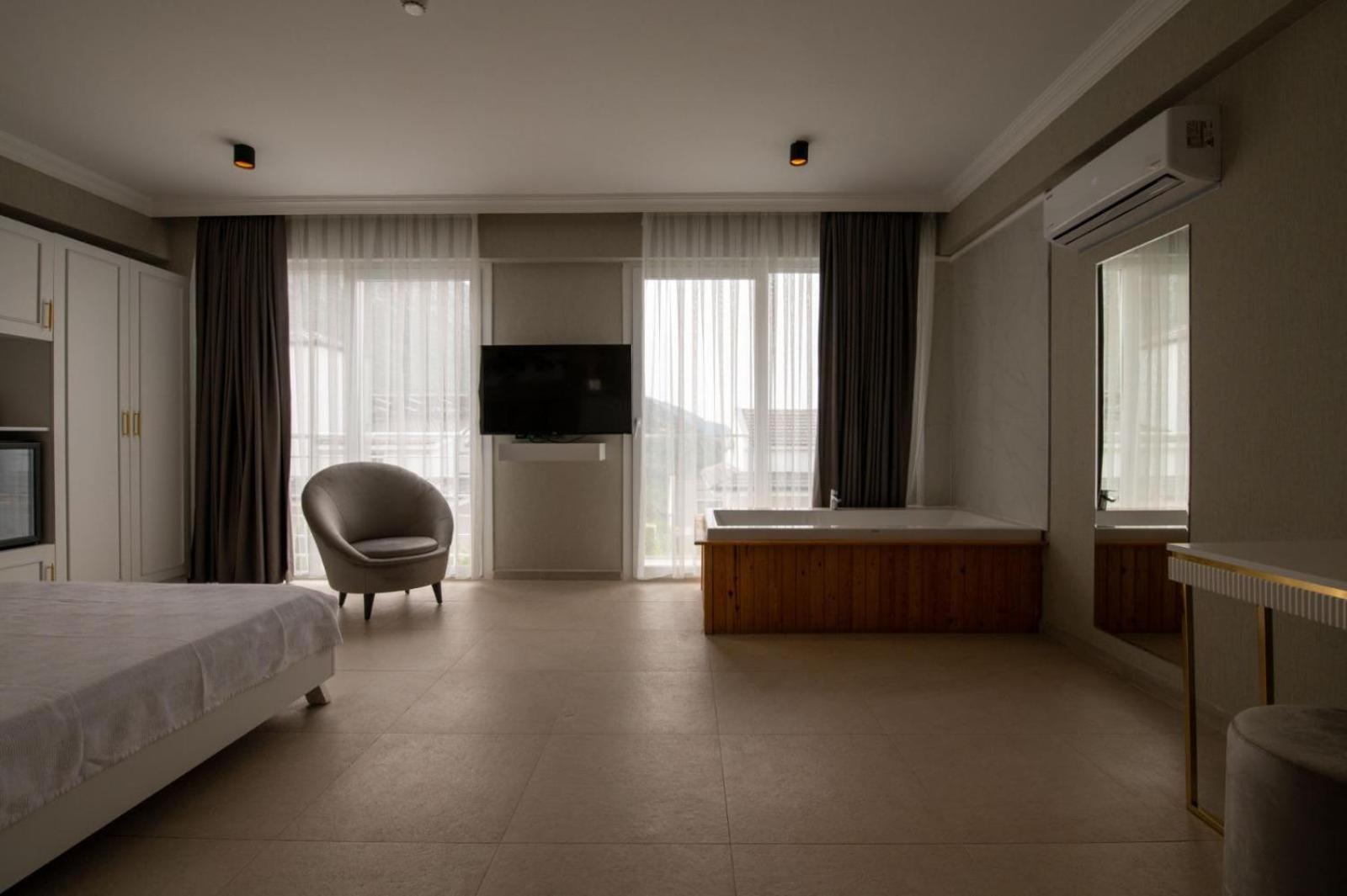 Hotel Ramada By Wyndham Fethiye Oludeniz Adult Only Exterior foto