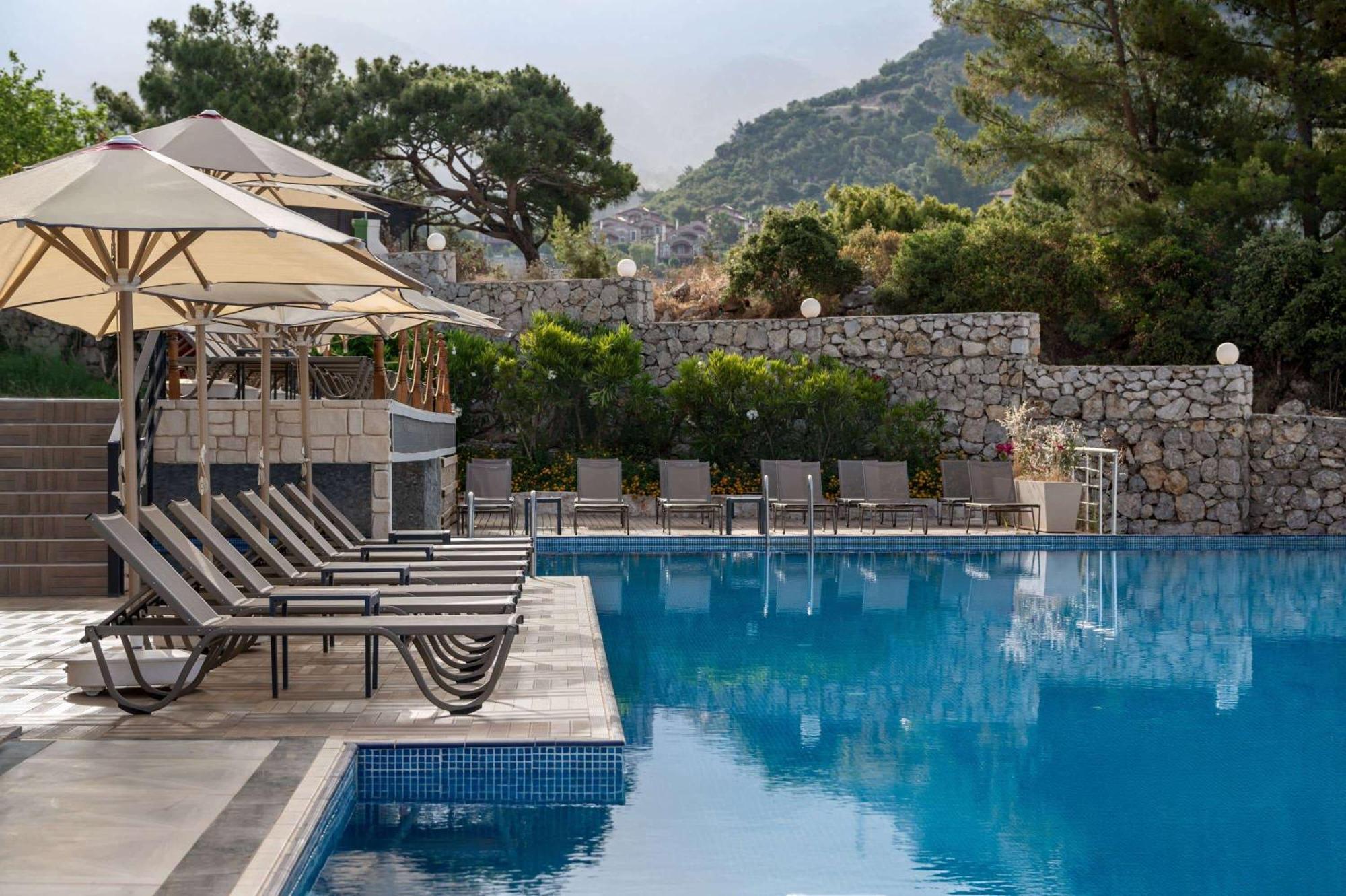 Hotel Ramada By Wyndham Fethiye Oludeniz Adult Only Exterior foto