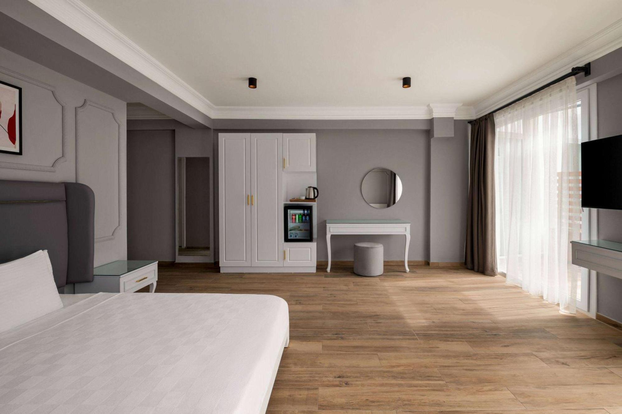 Hotel Ramada By Wyndham Fethiye Oludeniz Adult Only Exterior foto